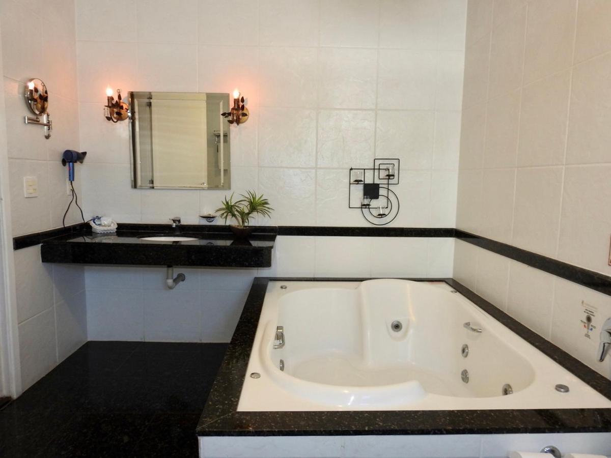 Constantino Hotel E Eventos Juiz de Fora Εξωτερικό φωτογραφία A whirlpool bathtub