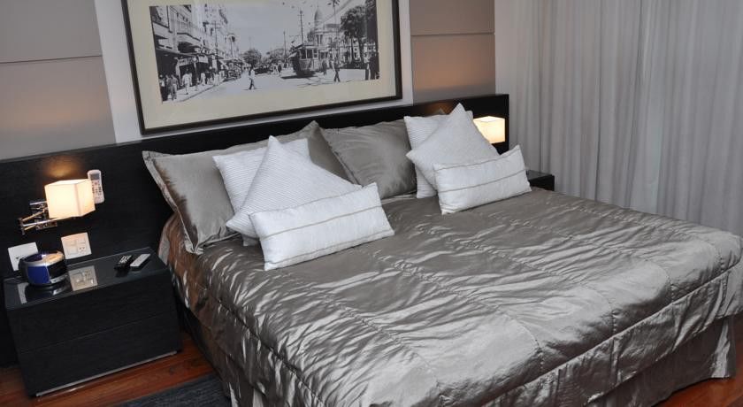 Constantino Hotel E Eventos Juiz de Fora Εξωτερικό φωτογραφία A bed with a duvet